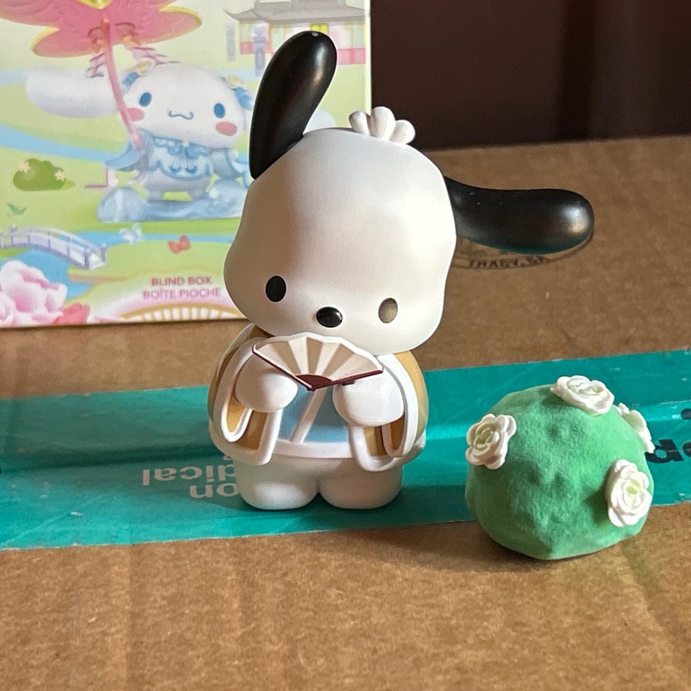 Sanrio Rhyme Flower Pochacco Top Toy Blind Box Figure